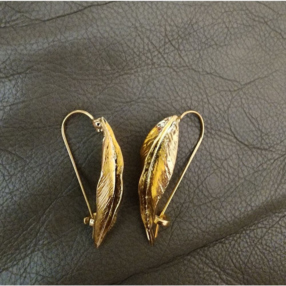 Nwot Zara metal gold leaf earrings - Picture 3 of 3